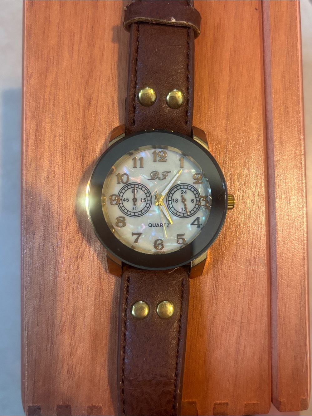 Men's Brown Leather Strap Quartz Watch with Mother-of-Pearl Dial